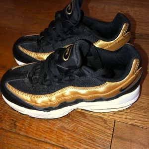 Nike Airmax 95 Black and Gold